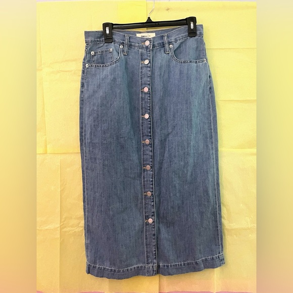 Gap 1969  midi skirt  light blue  size 28 with back slit - Picture 1 of 6